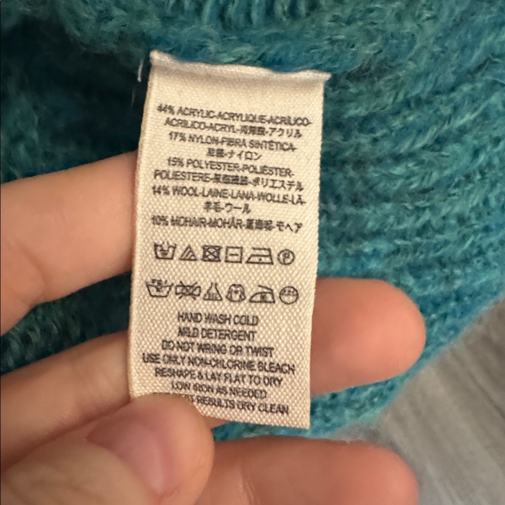 Sweater - Picture 5 of 5
